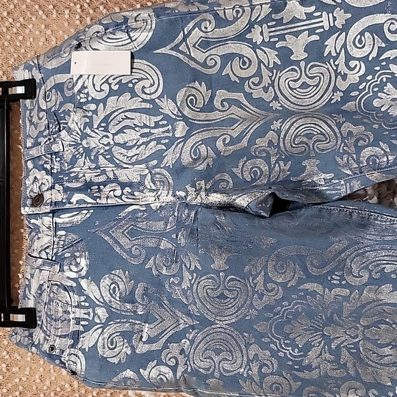NY & Company Silverprint Jeans - Picture 3 of 16